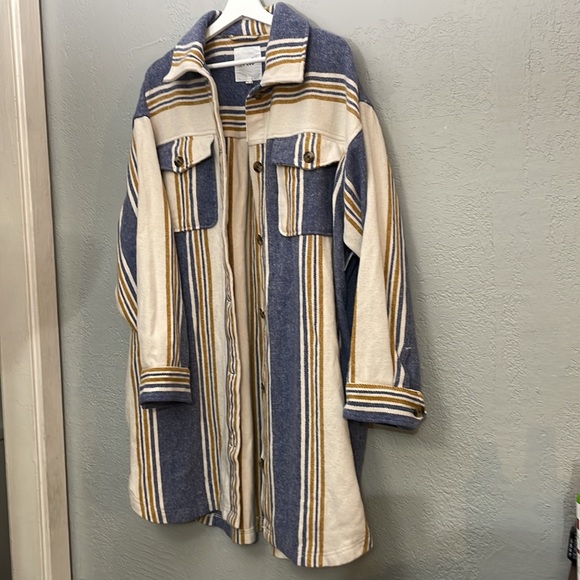 NWT AERIE heavy flannel SHACKET w/ pockets - Picture 6 of 12